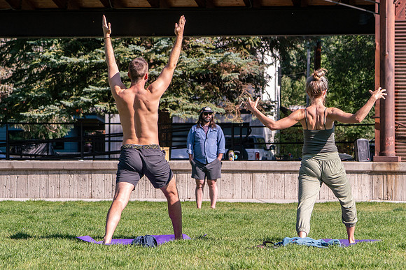 533_Yoga in Park 2025