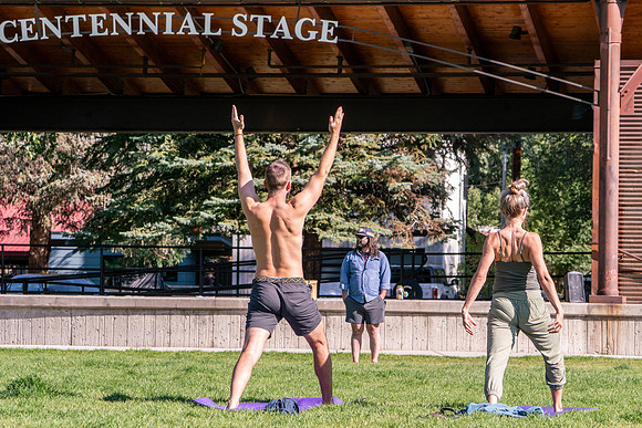 534_Yoga in Park 2025