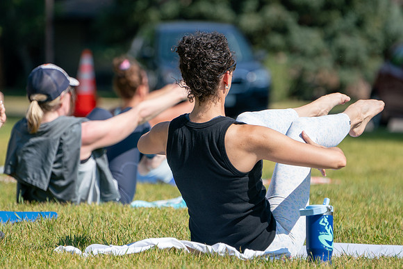 089_Yoga in Park 26