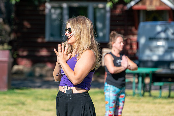 116_Yoga in Park 26