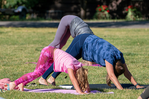 120_Yoga in Park 26