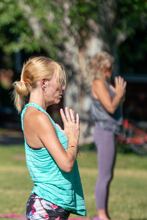 138_Yoga in Park 26-2