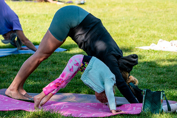 137_Yoga in Park 26